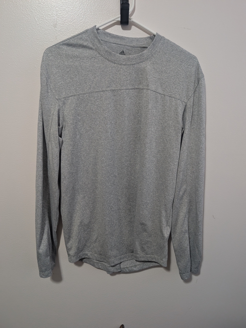 adidas Men's Light Gray Long Sleeve Crew Performance Shirt
